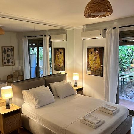 Quiet Apartment With Garden View In Kolonaki Athens Exterior photo