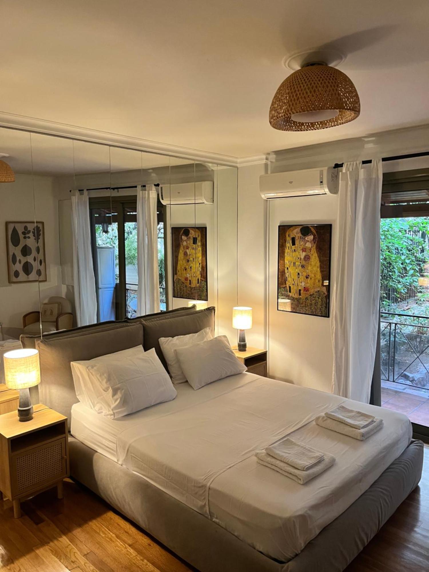Quiet Apartment With Garden View In Kolonaki Athens Exterior photo
